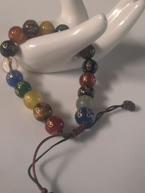 Natural Om Mani Padme Hum Engraved Ajustable Healing Braclet